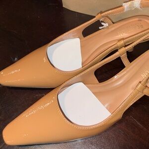 NEW Kenneth Cole Camel Tan Slingback Kitten Heel Shoe Size 8